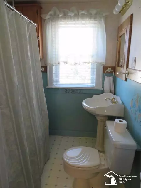 531 E Fifth, Monroe, MI 48161 photo 9