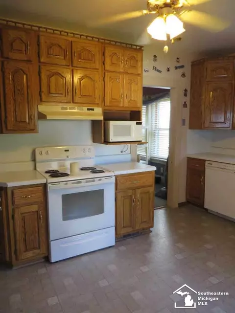 531 E Fifth, Monroe, MI 48161 photo 4