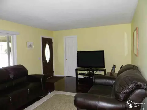 7412 Seneca, Temperance, MI 48182 photo 2