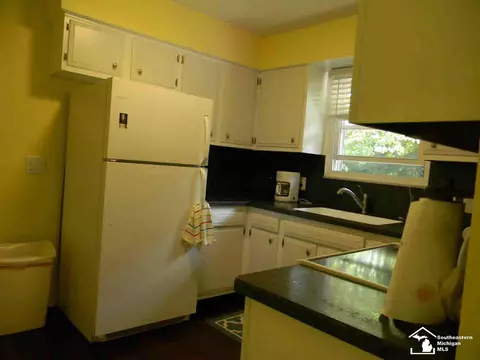 7412 Seneca, Temperance, MI 48182 photo 5