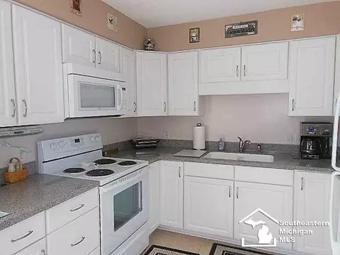 1733 Heather, Temperance, MI 48182 photo 11