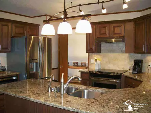 7333 Silo, Temperance, MI 48182 photo 14