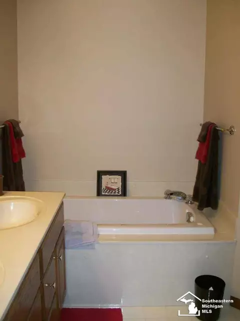 7333 Silo, Temperance, MI 48182 photo 12