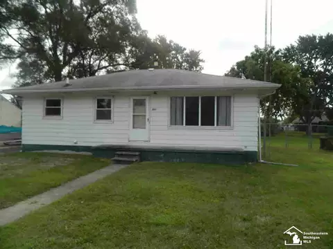 905 Patterson, Monroe, MI 48161 photo 1