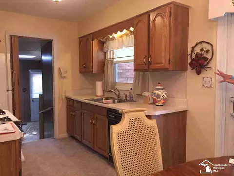 940 Fix, Monroe, MI 48162 photo 13