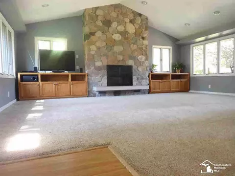 7679 Coventry, Temperance, MI 48182 photo 9