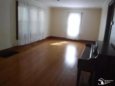 223 Riverview, Monroe, MI 48162 photo 2