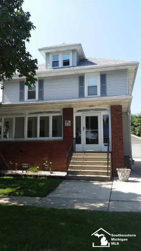 223 Riverview, Monroe, MI 48162 photo 1