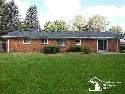 1609 Longfellow, Temperance, MI 48182 photo 2
