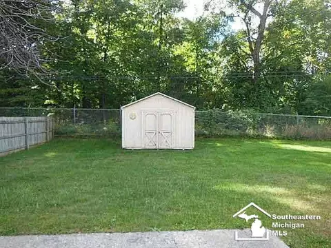1609 Longfellow, Temperance, MI 48182 photo 4