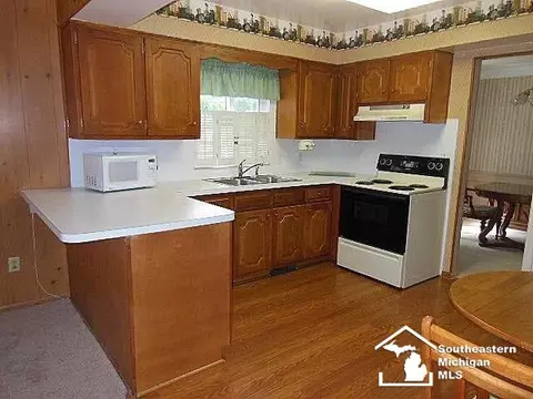 1609 Longfellow, Temperance, MI 48182 photo 7