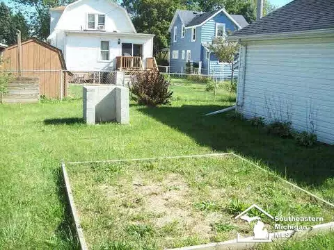 725 Bacon, Monroe, MI 48161 photo 12