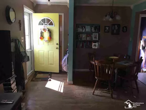 1325 Maple, Monroe, MI 48162 photo 2