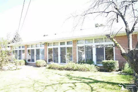 574 Augusta, Monroe, MI 48161 photo 2