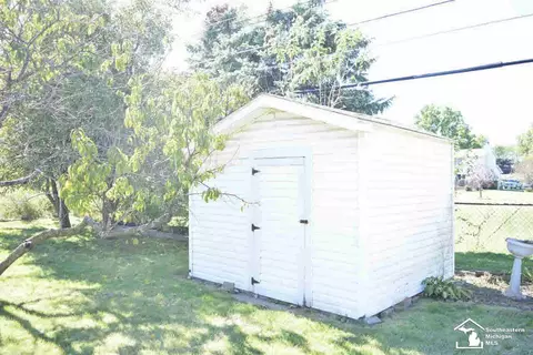 574 Augusta, Monroe, MI 48161 photo 5