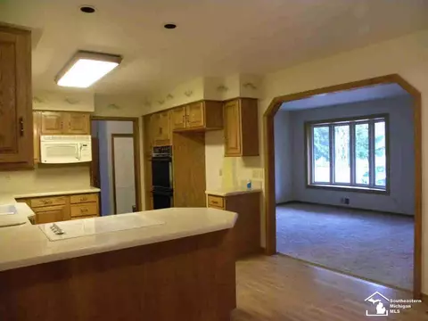 2168 W Smith, Temperance, MI 48182 photo 9