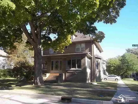 304 Tremont, Monroe, MI 48162 photo 1