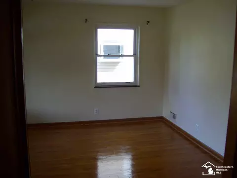 1306 Maple, Monroe, MI 48162 photo 4
