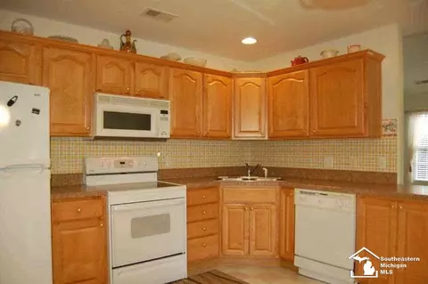 2454 Sutton, Temperance, MI 48182 photo 3