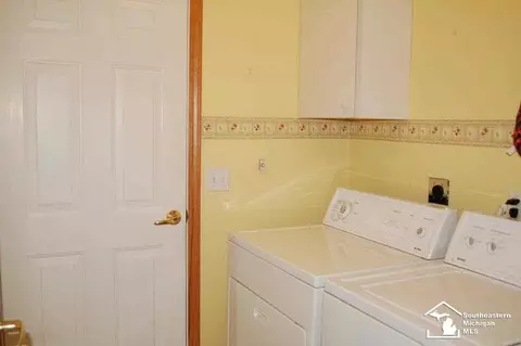 2454 Sutton, Temperance, MI 48182 photo 14
