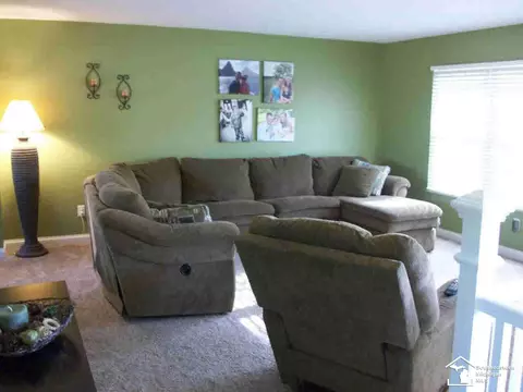 7600 Chapel Vw, Temperance, MI 48182 photo 2