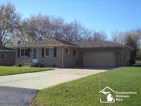 15601 Cedar, Monroe, MI 48161 photo 1