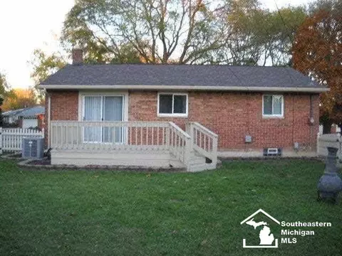 131 Crampton, Monroe, MI 48162 photo 17