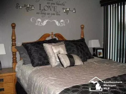 131 Crampton, Monroe, MI 48162 photo 8