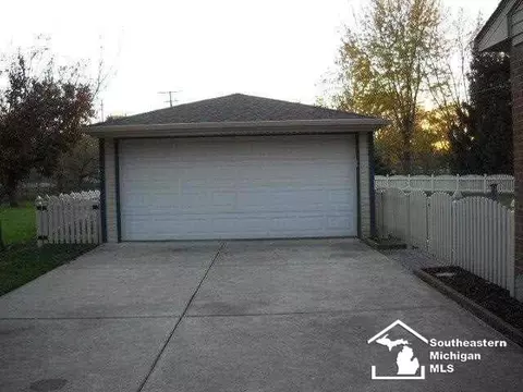 131 Crampton, Monroe, MI 48162 photo 18