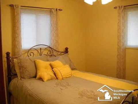 131 Crampton, Monroe, MI 48162 photo 12