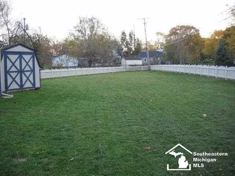 131 Crampton, Monroe, MI 48162 photo 20