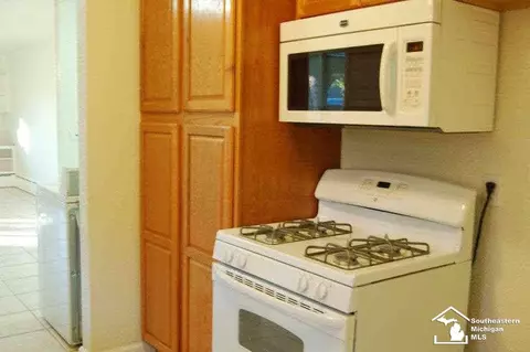 9166 Pheasant, Temperance, MI 48182 photo 12