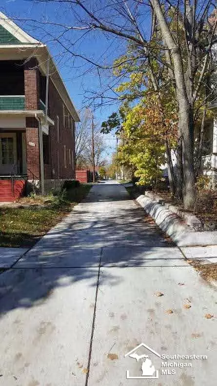 315 N Tremont, Monroe, MI 48162 photo 11