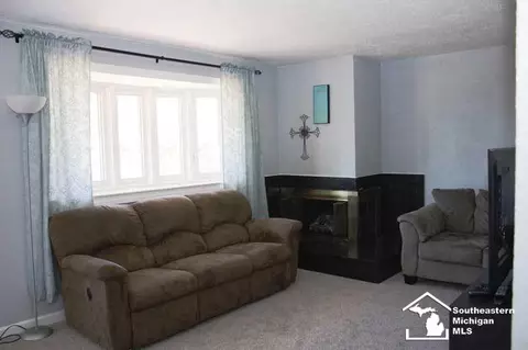 152 Donnalee, Monroe, MI 48162 photo 2