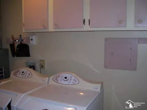 1015 Donald, Temperance, MI 48182 photo 8