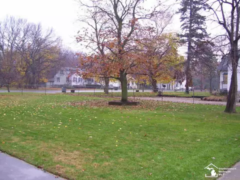 1015 Donald, Temperance, MI 48182 photo 9