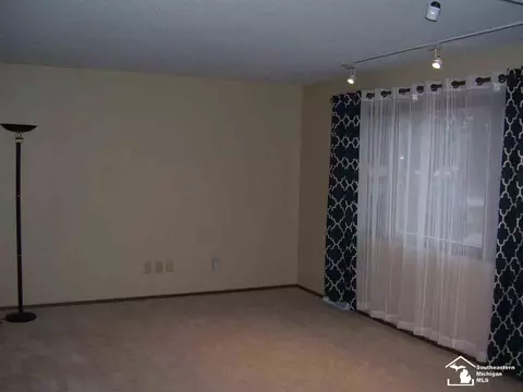 1015 Donald, Temperance, MI 48182 photo 4
