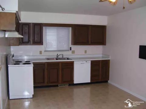 1015 Donald, Temperance, MI 48182 photo 3