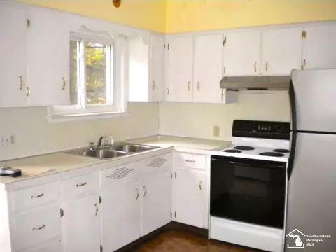 517 Smith, Monroe, MI 48161 photo 7