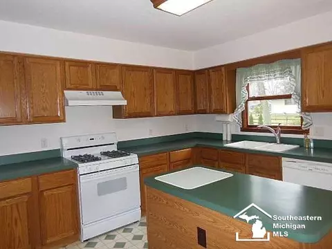 7357 Silo, Temperance, MI 48182 photo 9