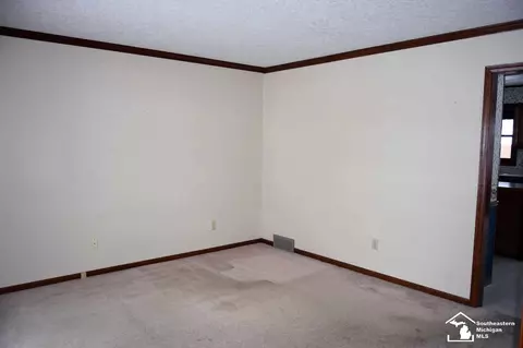 8680 Tanglewood, Temperance, MI 48182 photo 10