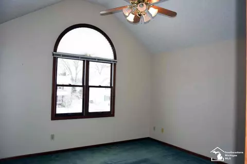 8680 Tanglewood, Temperance, MI 48182 photo 11