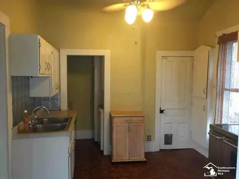 231 E Lorain, Monroe, MI 48161 photo 6