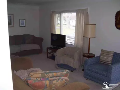 326 Orchard, Monroe, MI 48162 photo 3