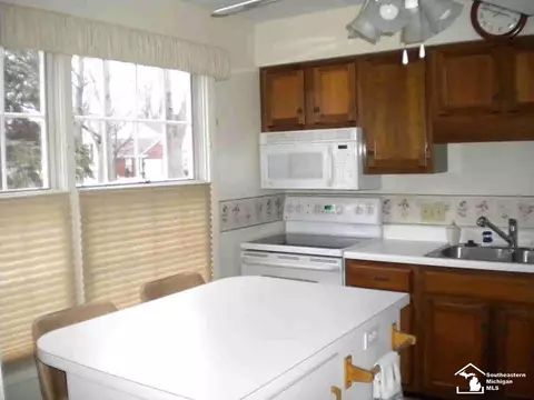 3 Linswood, Monroe, MI 48162 photo 6