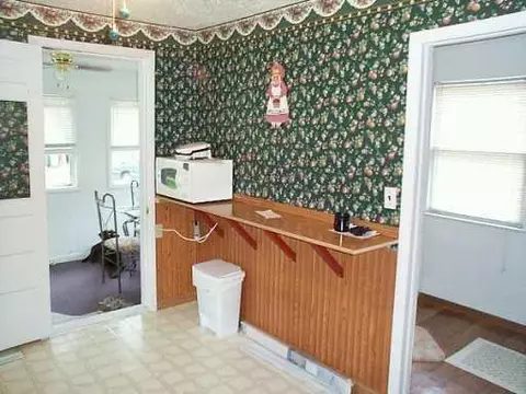 825 Helena, Jackson, MI 49203 photo 7