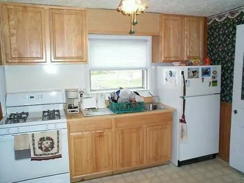 825 Helena, Jackson, MI 49203 photo 6