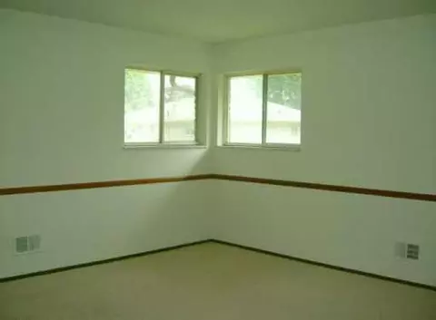 37685 Knoll, Wayne, MI 48184 photo 4