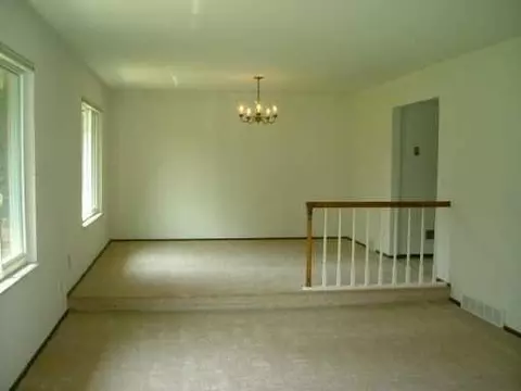 37685 Knoll, Wayne, MI 48184 photo 3