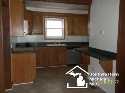 105 E Noble, Monroe, MI 48161 photo 3